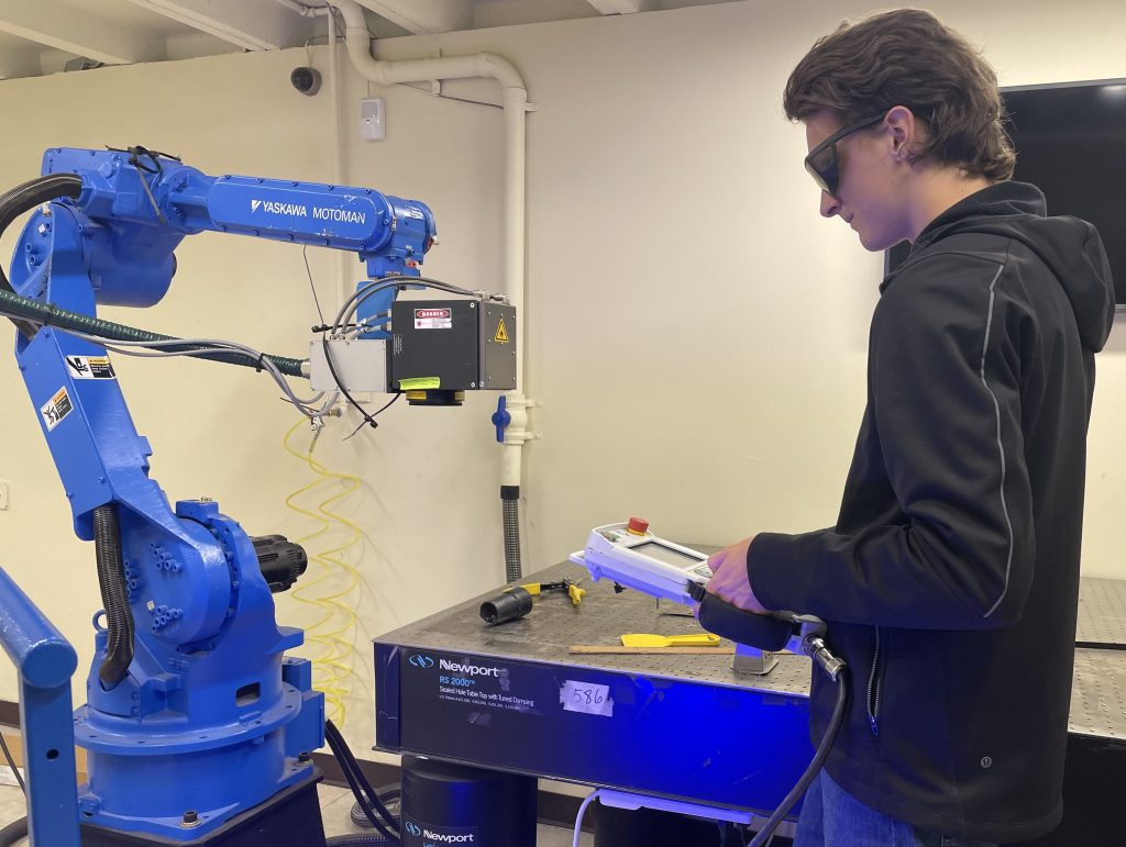 Summer Intern Working Robot in laser Applications Lab